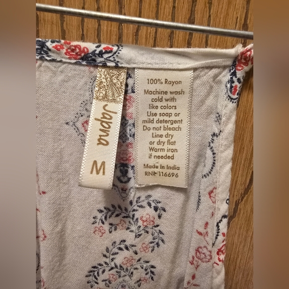 Two Camisoles Blouses Women Size M + L Bundle EUC - Picture 3 of 8